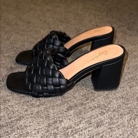 Seychelles Women's Black Braided Heeled Sandals - Picture 2 of 4